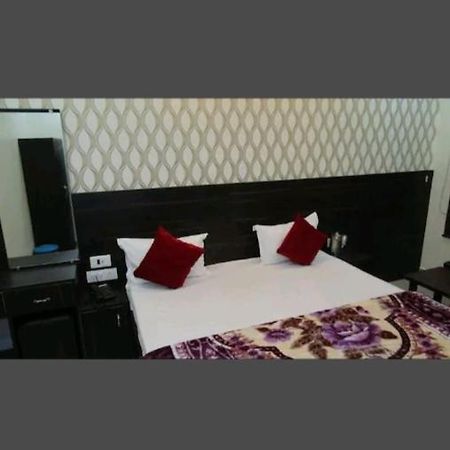 The Banarasi Kothi Hotel Varanasi Bagian luar foto